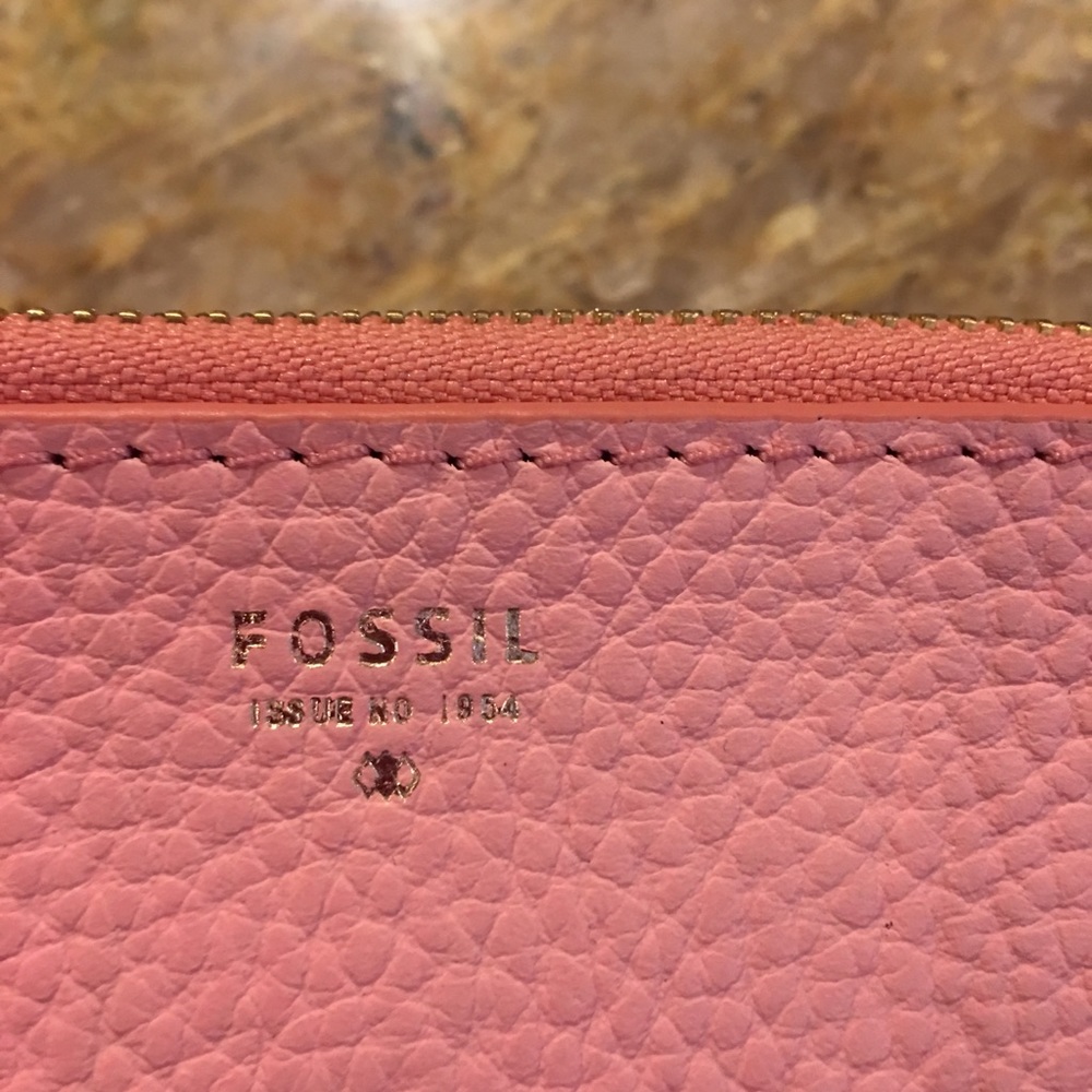 Fossil wristlet - Picture 3 of 5
